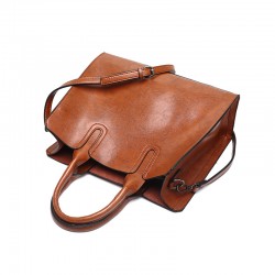 This year's new style versatile totes, large capacity, single shoulder bags, European and American retro handbags for women