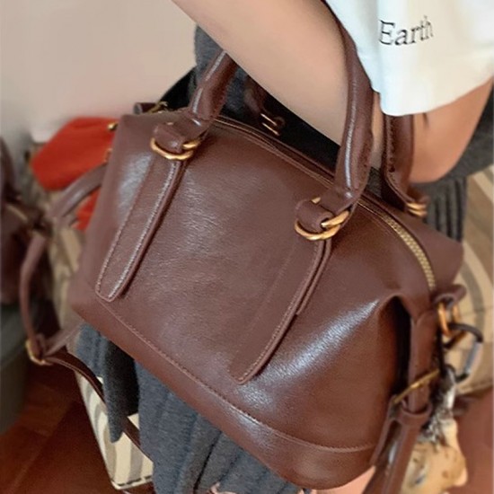 Fashionable and small crossbody bag for women, trendy vintage-style single shoulder bag for commuting and versatile, trendy backpack with large capacity for commuting and versatile Fashionable and small crossbody bag for women, trendy vintage-style single shoulder bag for commuting and versatile, trendy backpack with large capacity for commuting and versatile