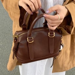 Fashionable and small crossbody bag for women, trendy vintage-style single shoulder bag for commuting and versatile, trendy backpack with large capacity for commuting and versatile