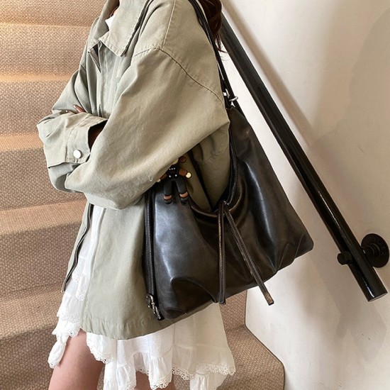 Trendy and fashionable backpack with leather straps, large capacity casual backpack for women in 2023, versatile single shoulder bag with trendy design Trendy and fashionable backpack with leather straps, large capacity casual backpack for women in 2023, versatile single shoulder bag with trendy design