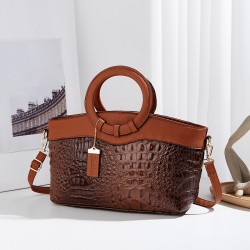 Small batch original design champagne color woven tote bag， large capacity， versatile， hand-held single shoulder bags for women