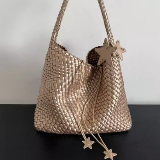 Woven bag single shoulder baguette bag, small batch high-end horizontal hand-held evening bag, versatile crossbody bag, fashionable and exquisite women's bag Woven bag single shoulder baguette bag, small batch high-end horizontal hand-held evening bag, versatile crossbody bag, fashionable and exquisite women's bag